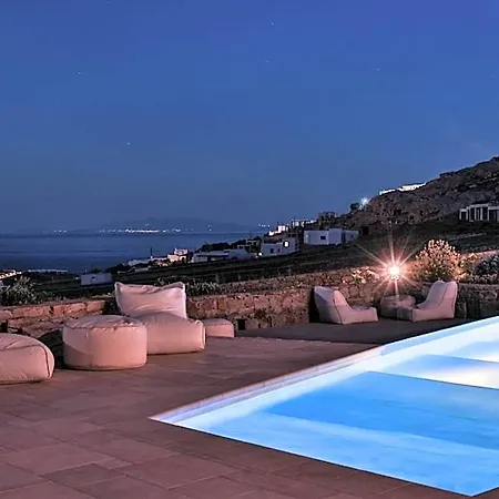Hotell Niriides Homes & 4*