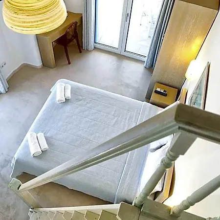 Niriides Homes & Hotell 4*