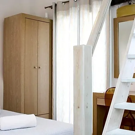 Niriides Homes & Hotell