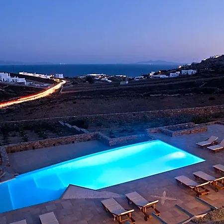 Hotell Niriides Homes & 4*